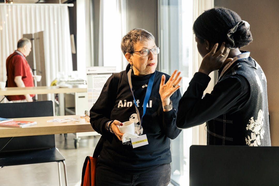 Natürliche Eventfotografie für Begegnungen am Wikimedia Day Bern