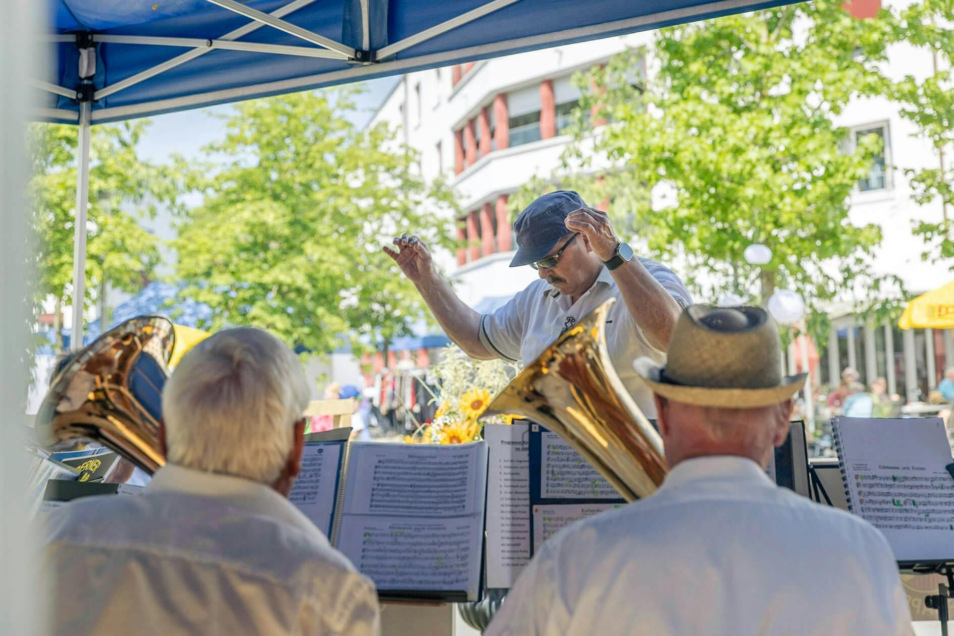 Eventfotografie zum musikalischen Programm des Fests in Frienisberg