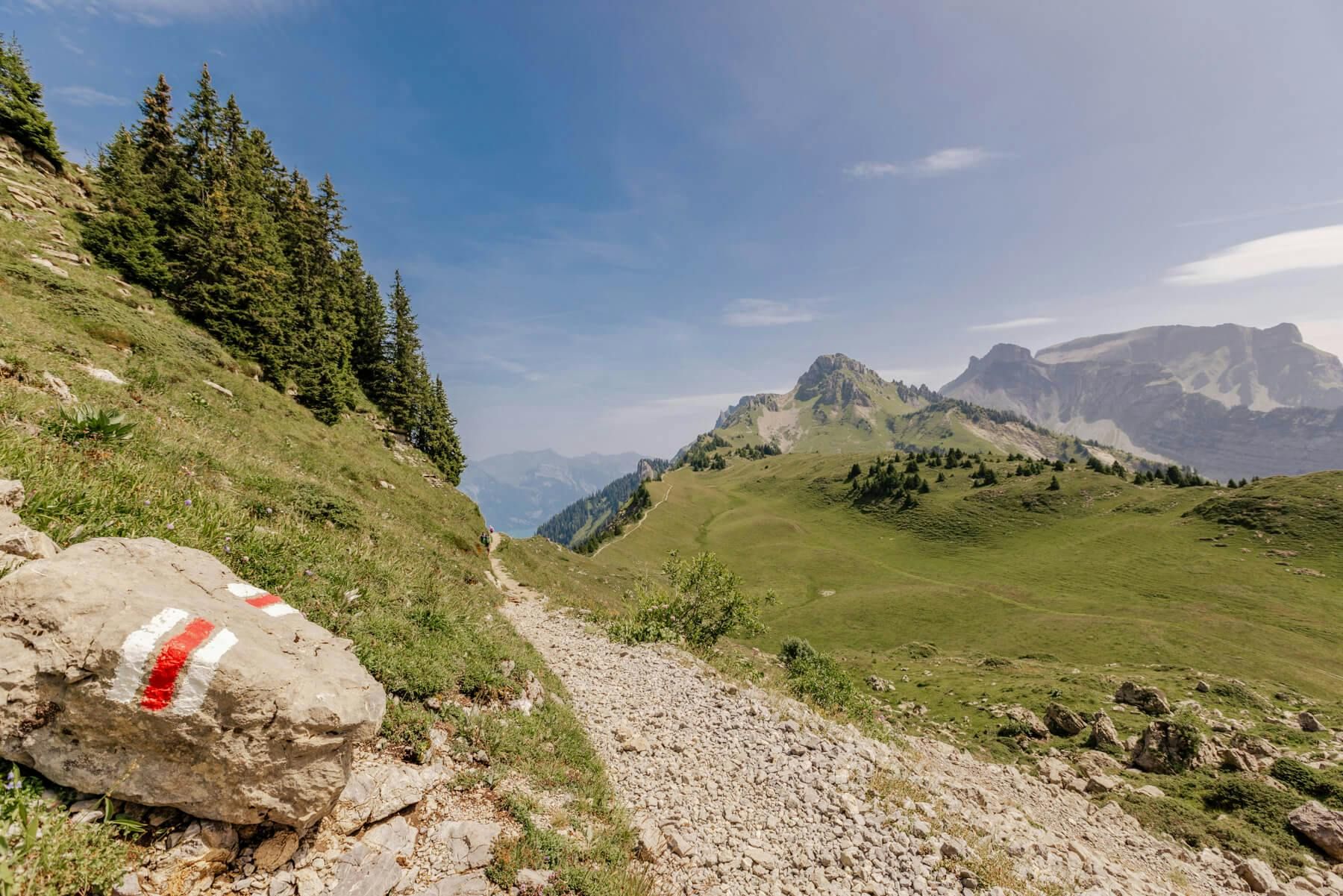 Imagefotografie zur sicheren Orientierung beim Wandern in den Schweizer Alpen