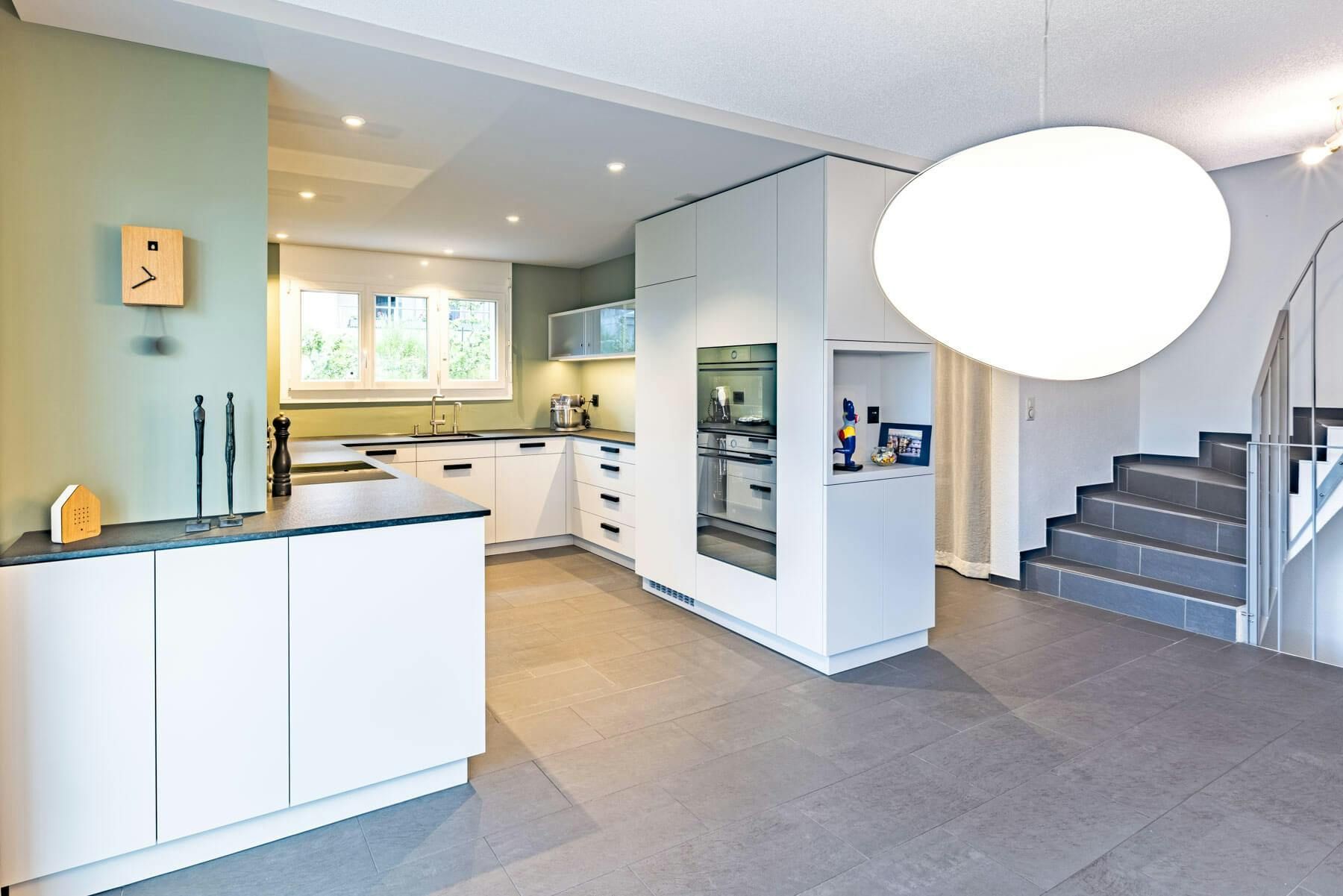 Architekturfotografie einer offenen Küchenlösung von Schneider