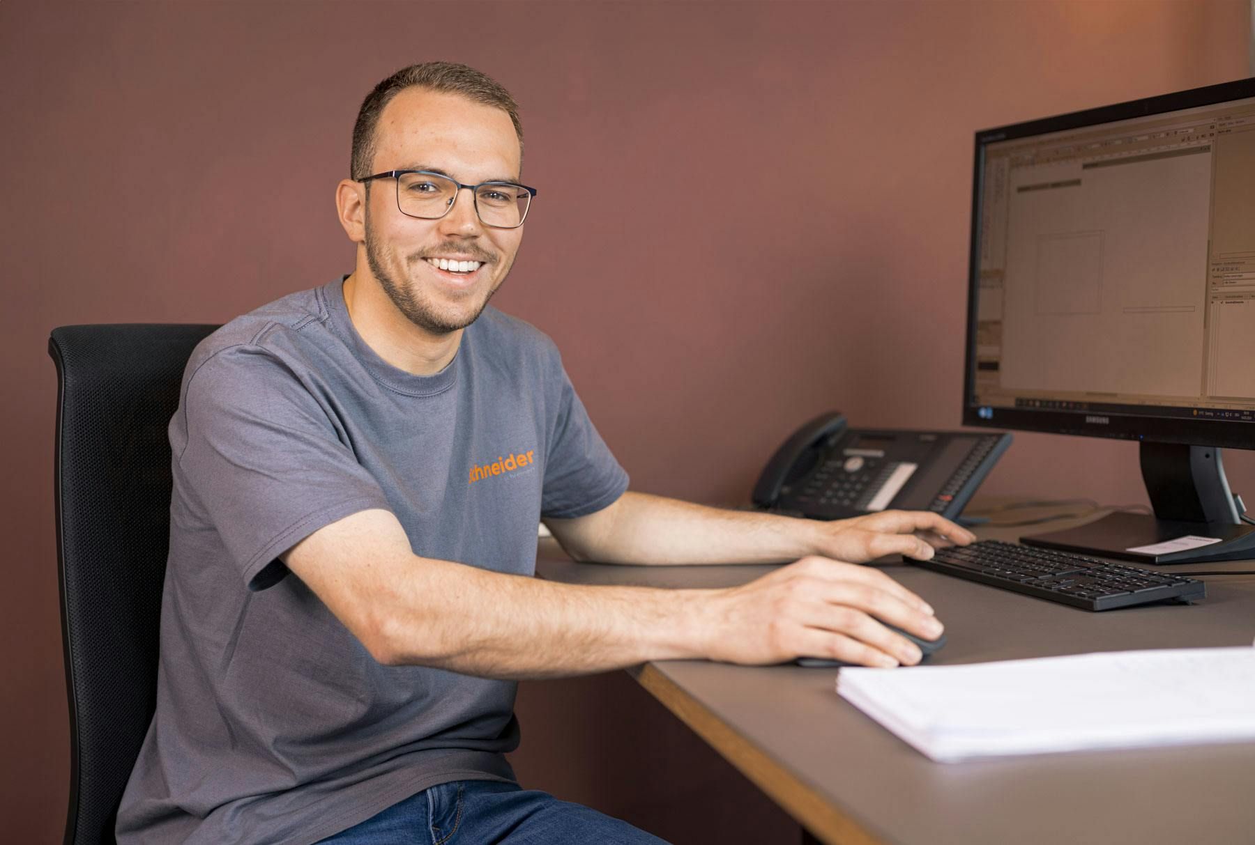 Mitarbeiterfoto für Schneider Schreinerei aus der digitalen Planung und Arbeitsvorbereitung