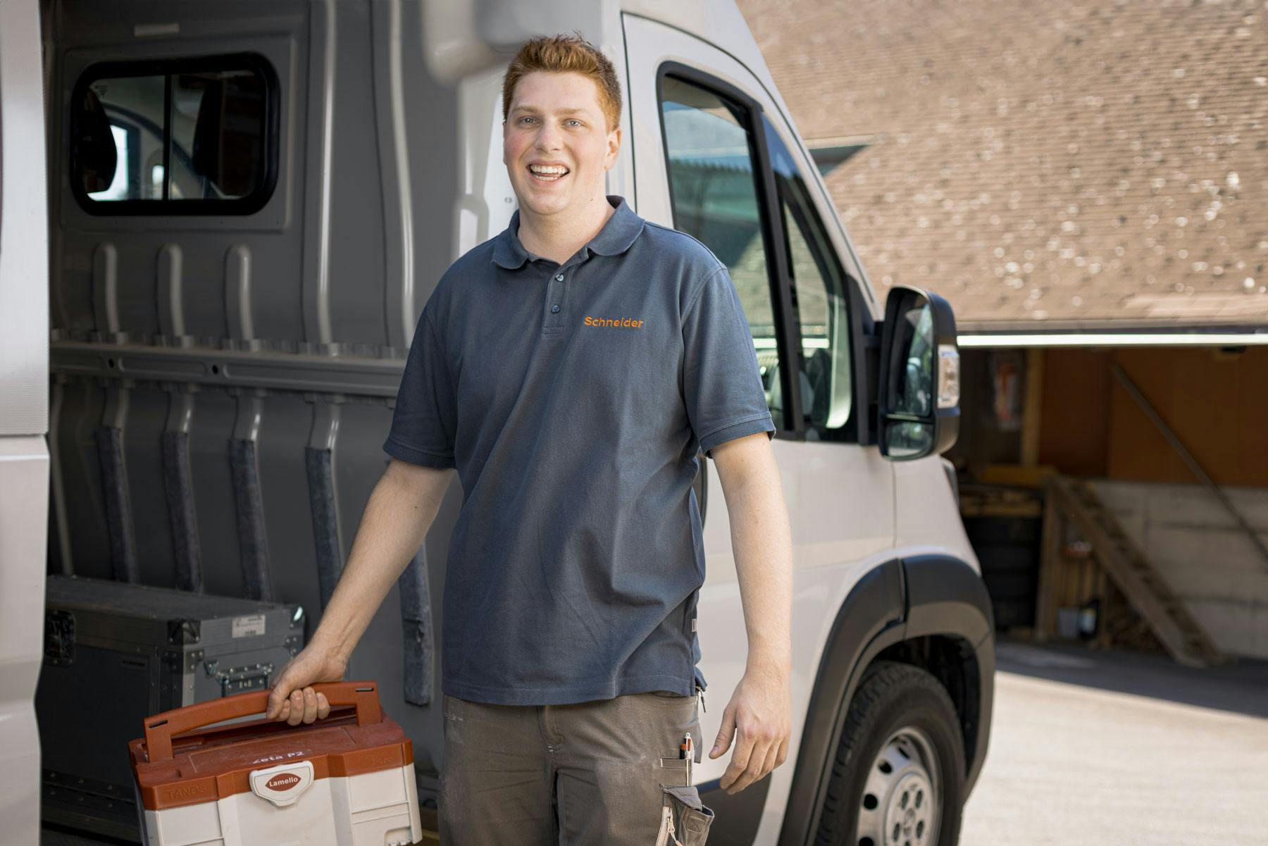 Der Kundenservice der Schneider Schreinerei erhält durch Mitarbeiterfotos ein Gesicht